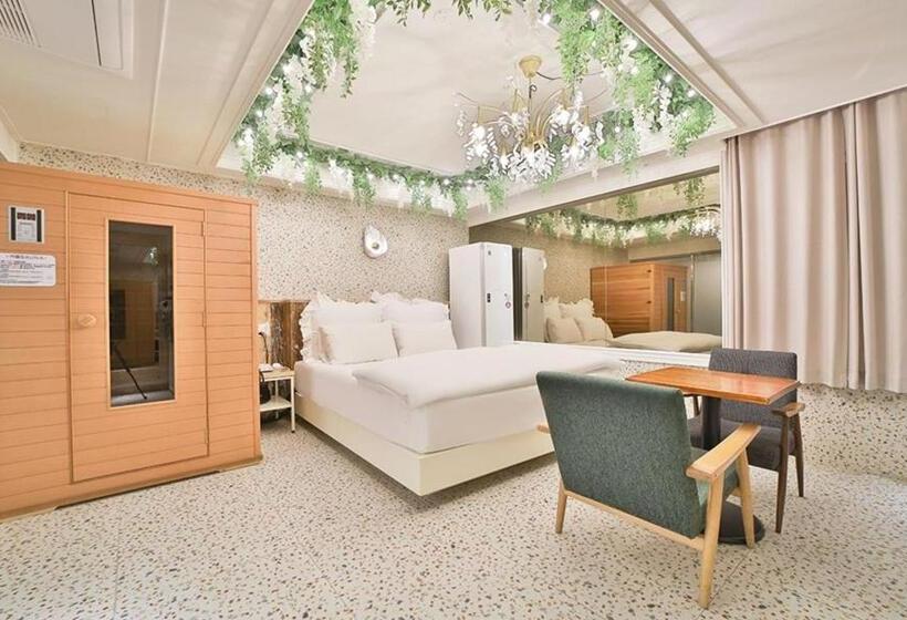 Daegu February Hotel Dongdaegustation