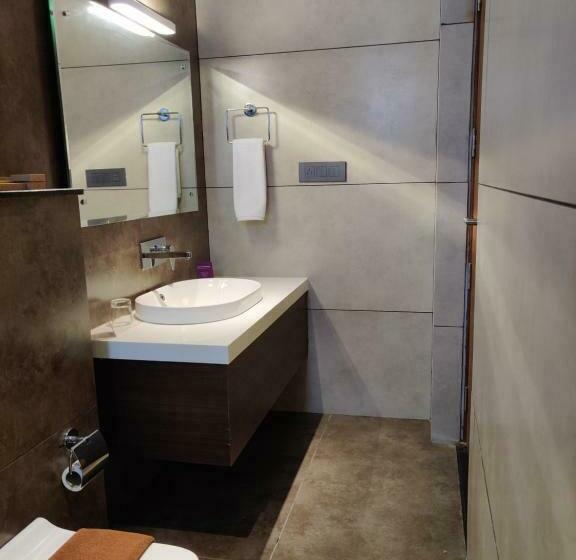 Florida Airport Hotel Kochi