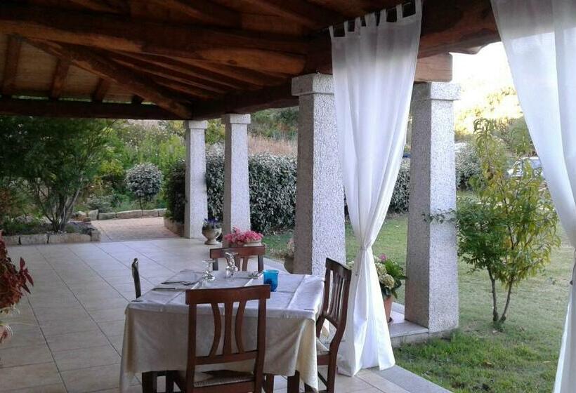 فندق Lu Baroni Budoni