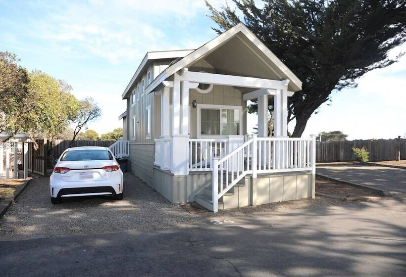 בית מלון כפרי Marina Dunes Rv Resort