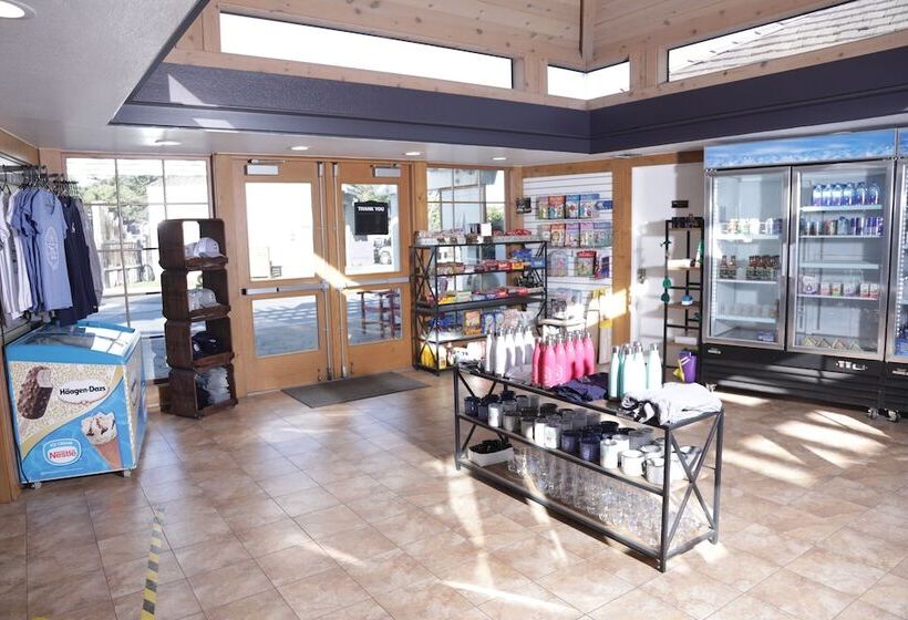 בית מלון כפרי Marina Dunes Rv Resort