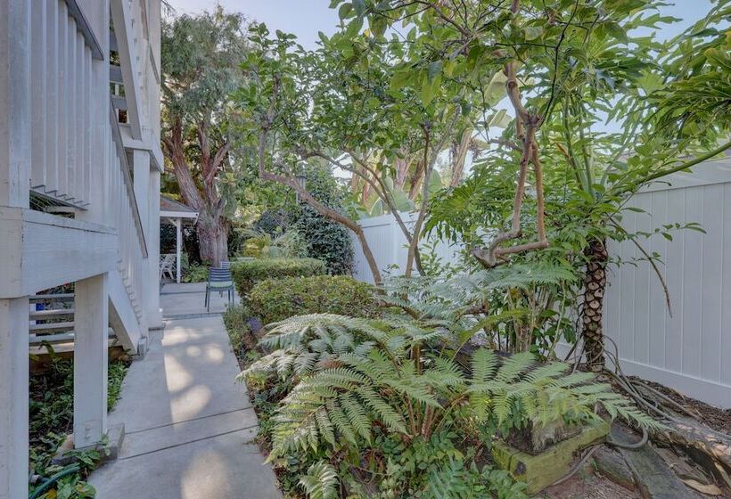 فندق Pelican Cove Inn