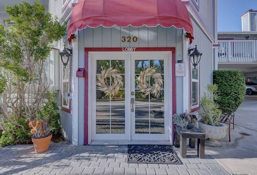 فندق Pelican Cove Inn