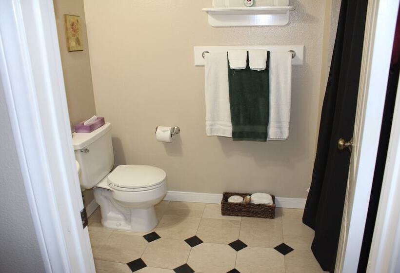 فندق Pelican Cove Inn