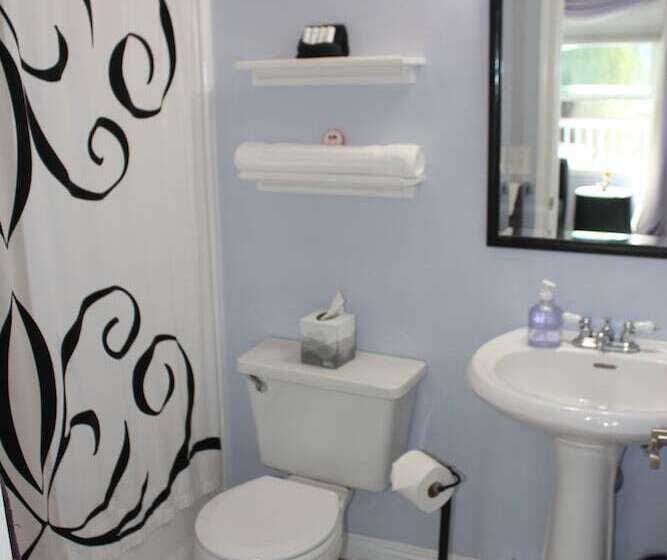 فندق Pelican Cove Inn