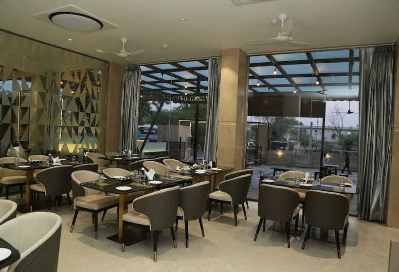 酒店 Ruturaj Regency