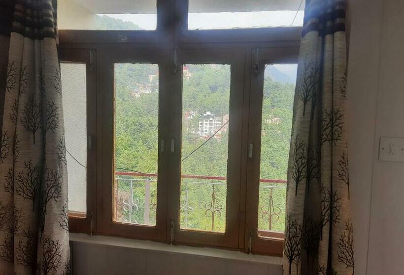 بنسيون Arti Guest House