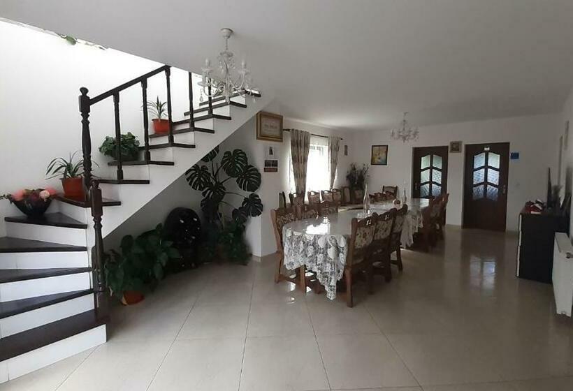 بنسيون Casa Bozai