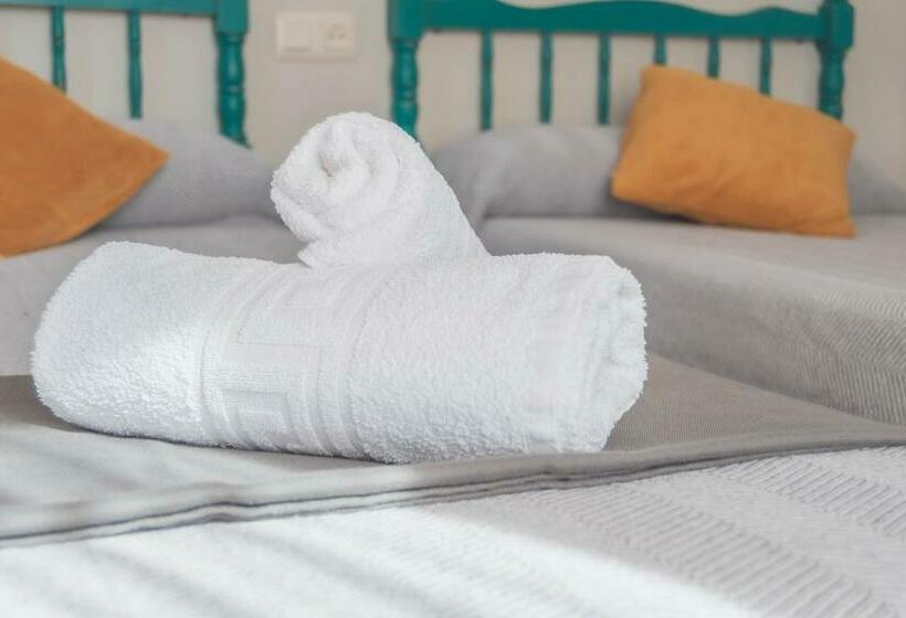 펜션 Hostal Cristina