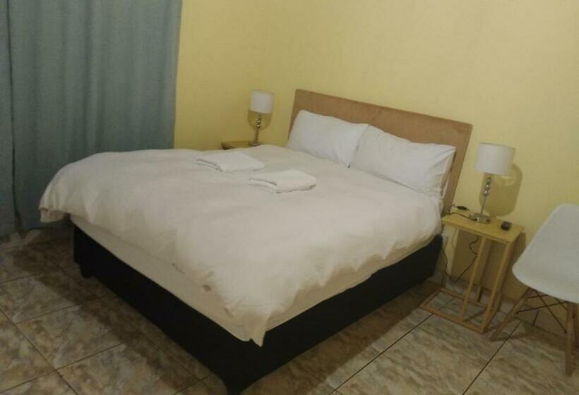 پانسیون Jacmo Guest House