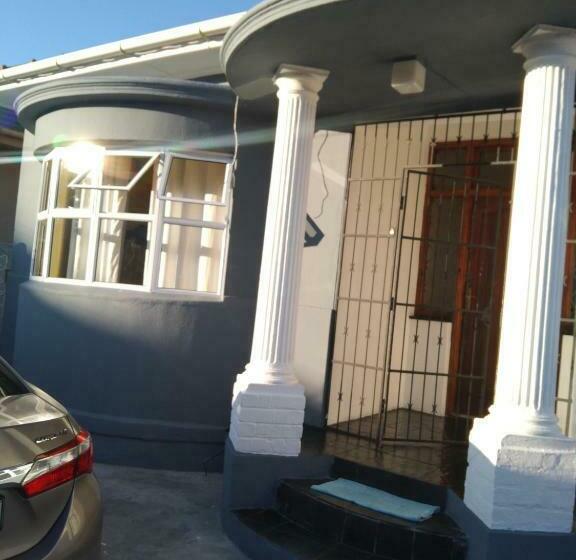 پانسیون Jacmo Guest House