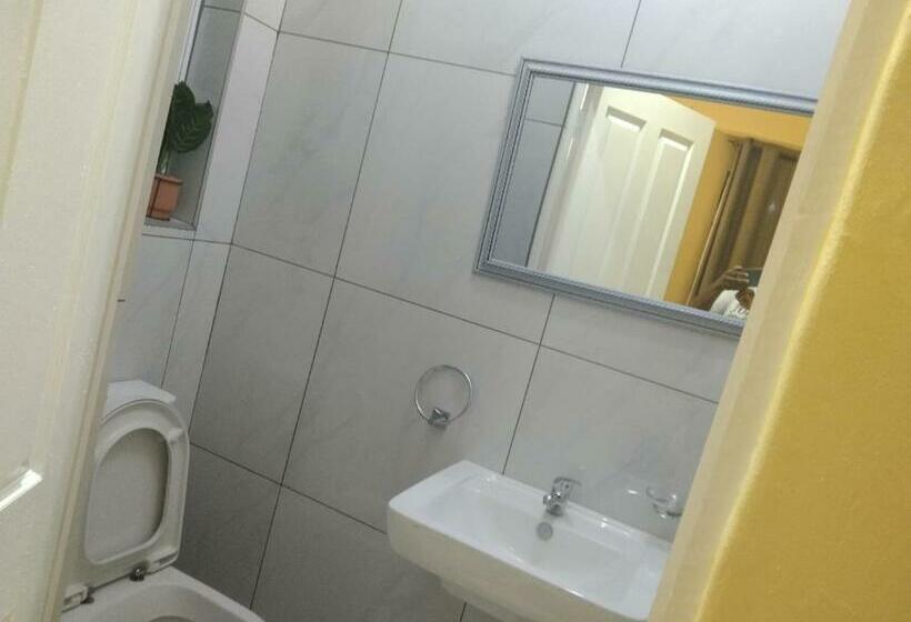 پانسیون Jacmo Guest House