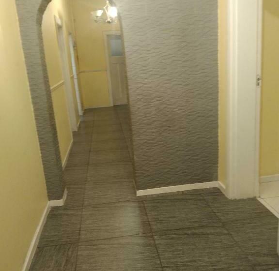 پانسیون Jacmo Guest House