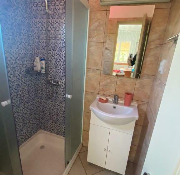 بنسيون La Cici Si Victor