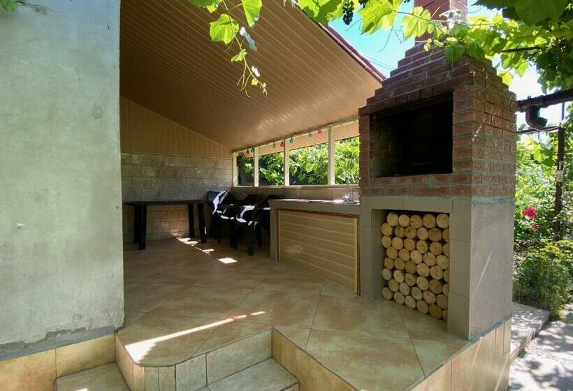 بنسيون La Cici Si Victor