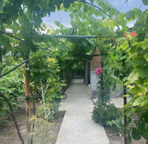 بنسيون La Cici Si Victor