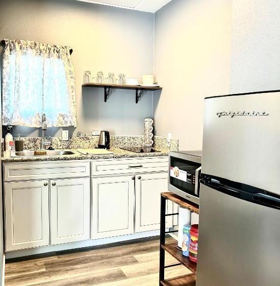 بنسيون Spacious Studio With Private Entry