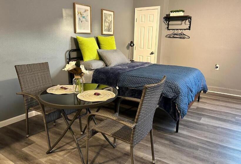 بنسيون Spacious Studio With Private Entry