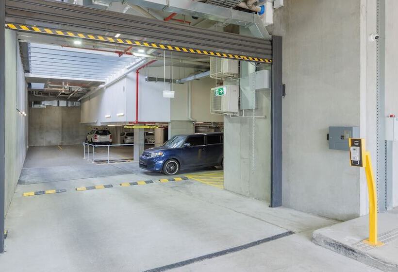 Punthill Essendon North