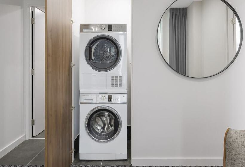 Punthill Essendon North