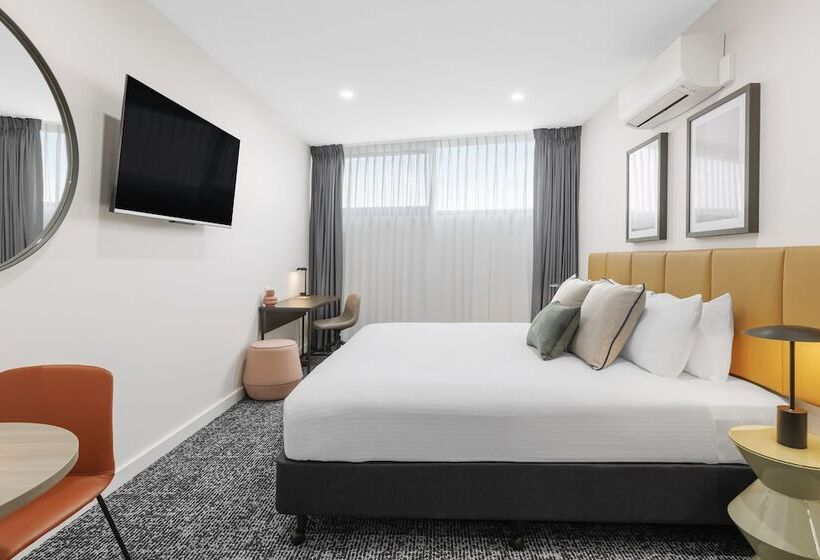 Punthill Essendon North