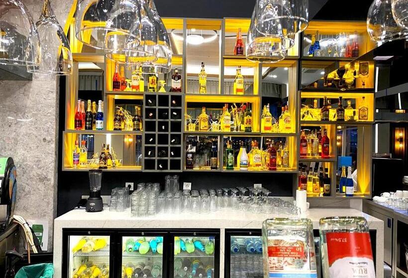 Sunthalia Hotels & Resorts Ultra All Inclusive Adults Only Party