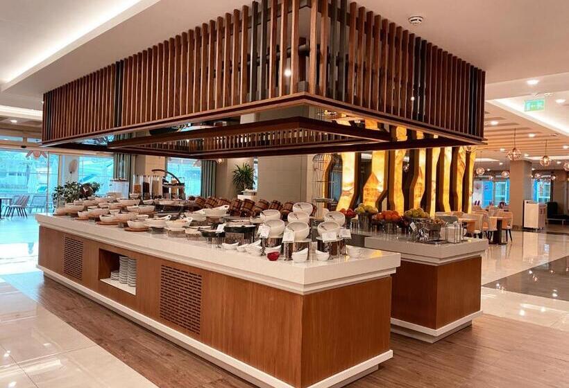 Sunthalia Hotels & Resorts Ultra All Inclusive Adults Only Party