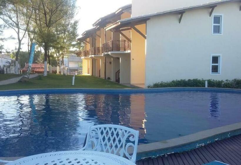 Village Em Condomínio C/ Piscina E Acesso A Praia