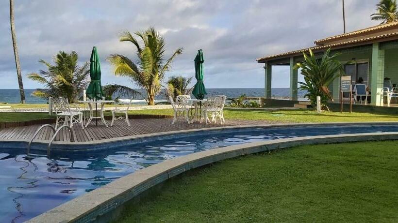 Village Em Condomínio C/ Piscina E Acesso A Praia