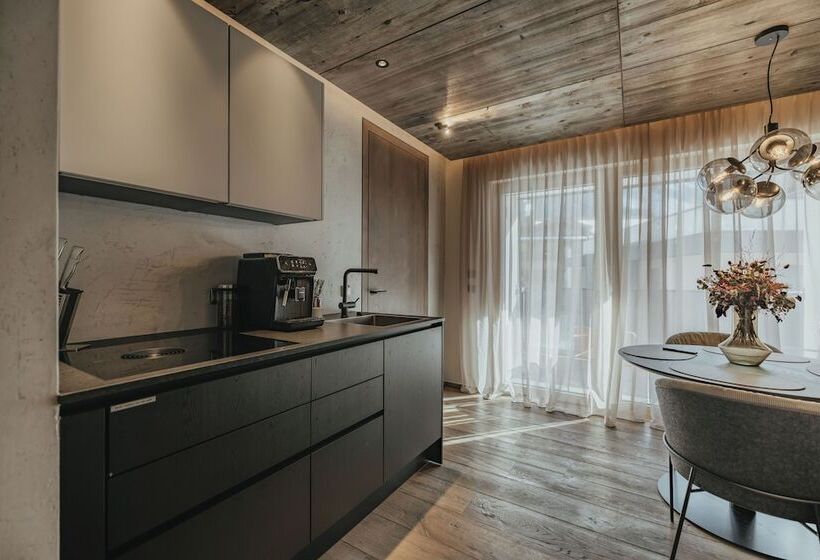 Black Eagle Luxury Appartements