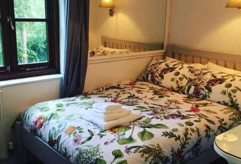 Cricketers Cottage B&b