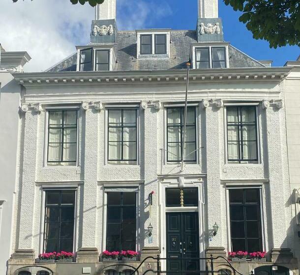 هتل Logies Aan De Dam