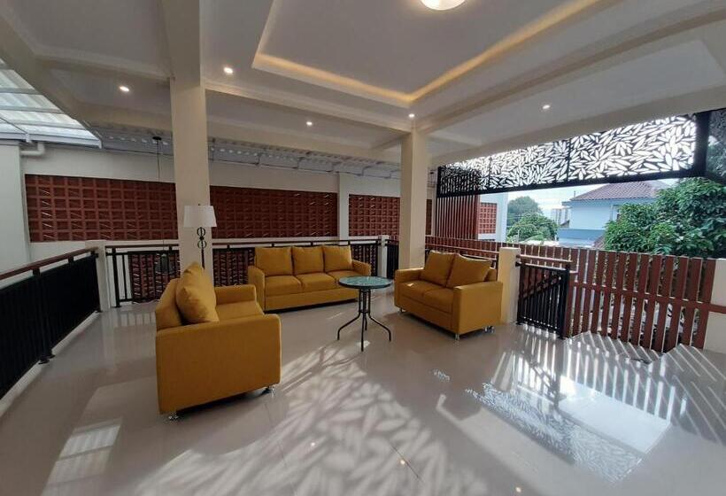 בית מלון כפרי Omah Nayan