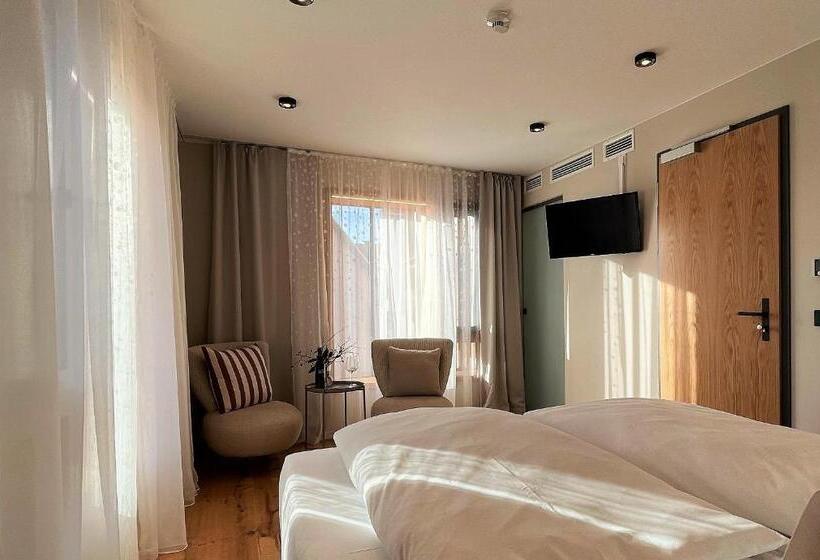 Отель Weingut Bernard