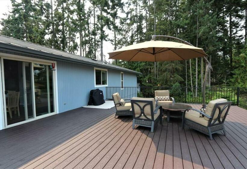Pa Sea View Deck House