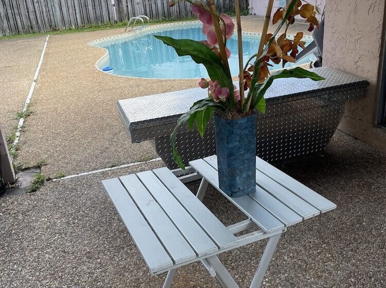 Пансион Cozy Guest House Florida Sunrise