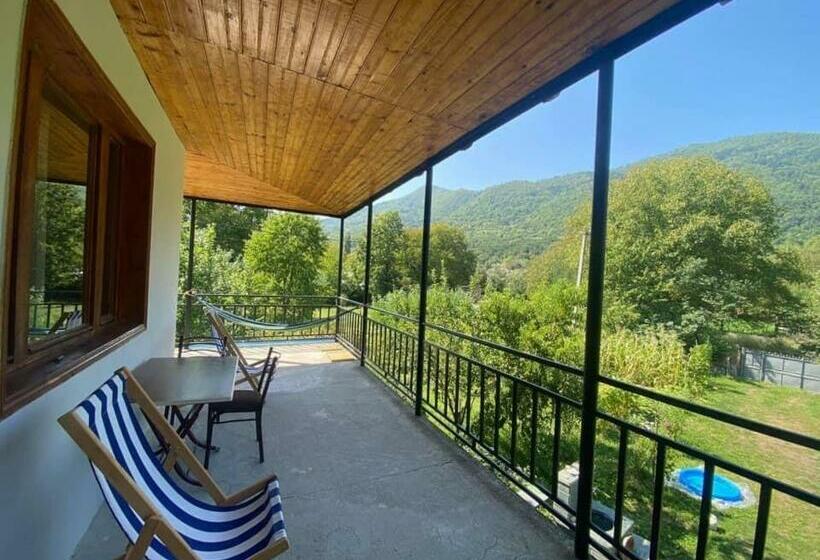 پانسیون Guesthouse Mukha