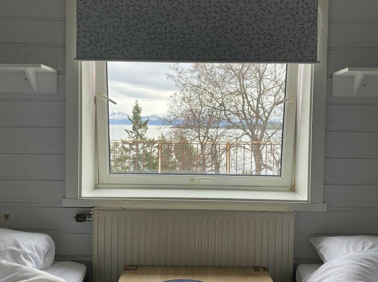 호스텔 Trondenes Sommerhotell