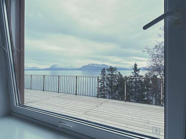 호스텔 Trondenes Sommerhotell