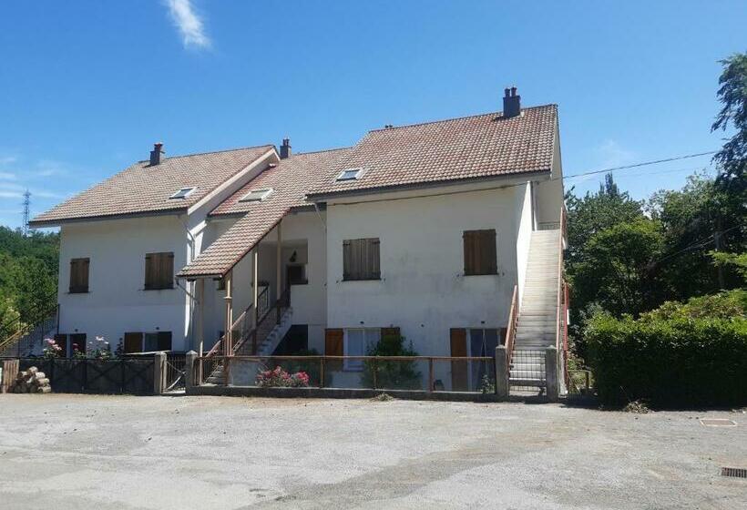 Appartamento Rustico In Collina Con Ampio Giardino