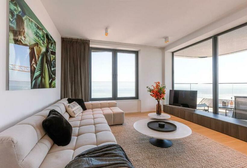 Beautiful New Apartment With A Stunning View