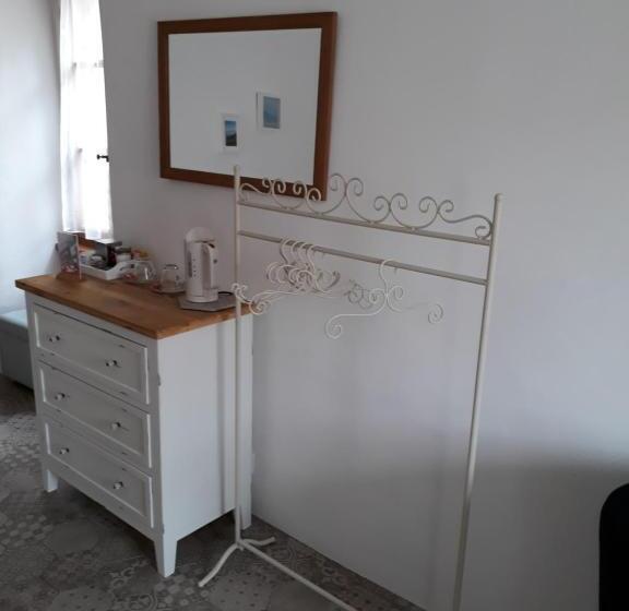 Bed and Breakfast Aux Trois Soleils