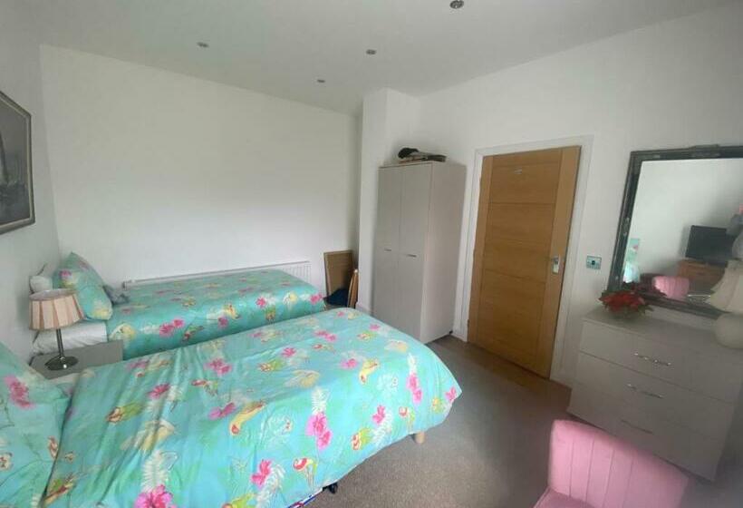 ベッドアンドブレックファースト Witheys Lodge