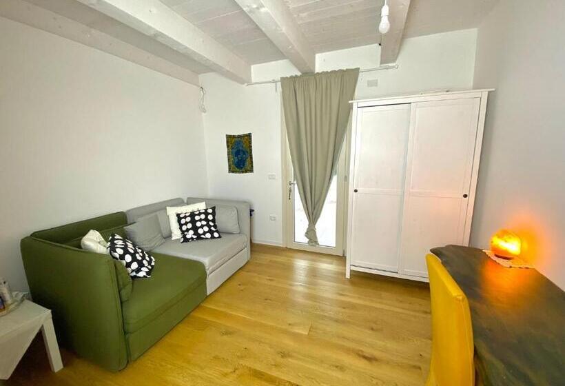 בית מלון כפרי Agriturismo   Apis In Tabula