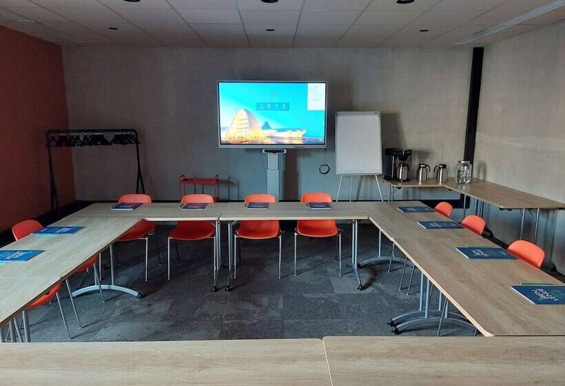 호텔 Campanile Saintbrieuc Centre Gare