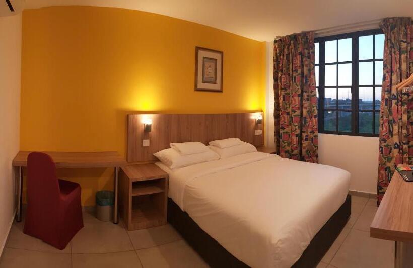 Отель Orkid Port Klang