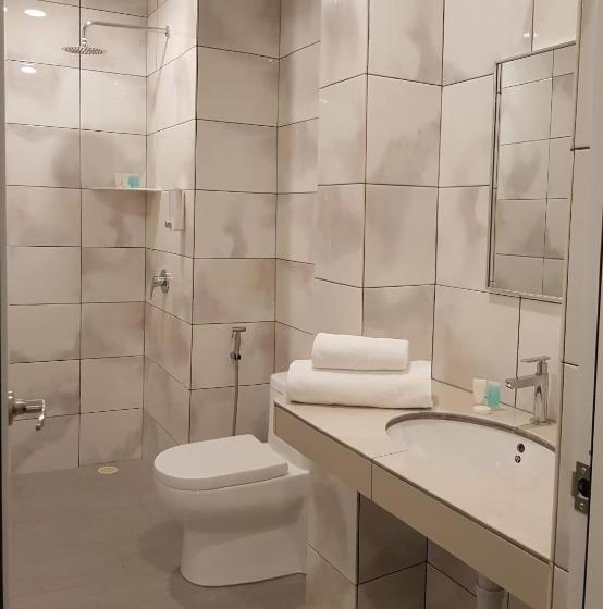 Отель Orkid Port Klang