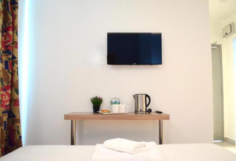 Отель Orkid Port Klang