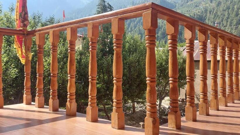 Отель Royal Hillcrest