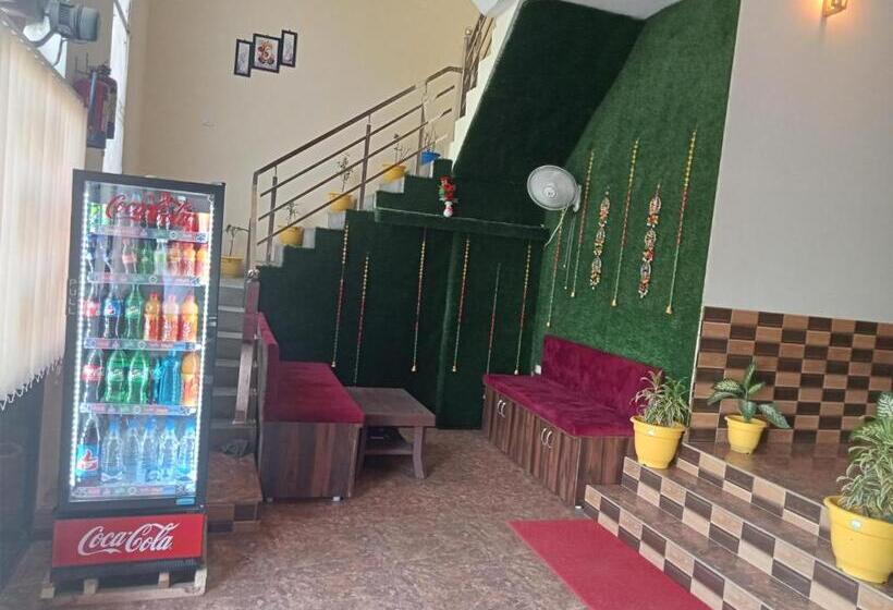 호텔 The Ramay Palace